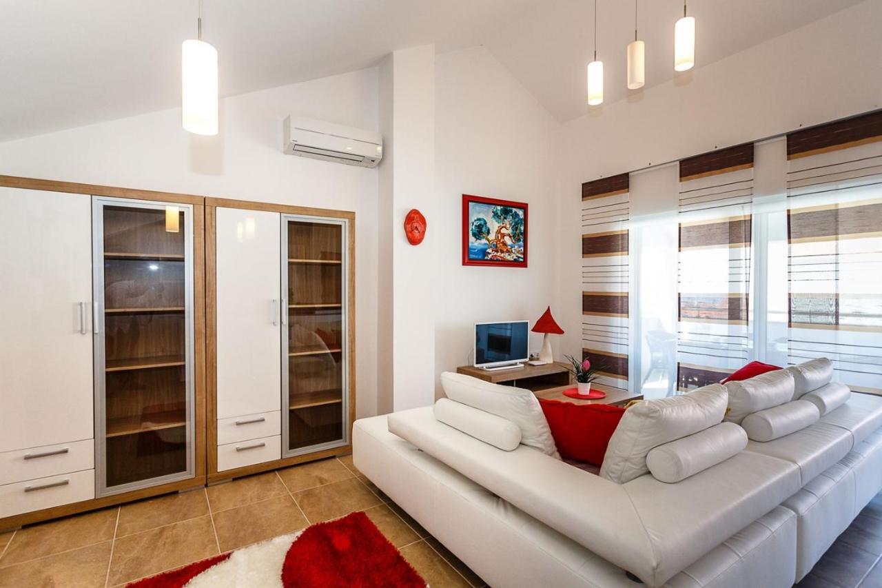 Apartment Adria 3 Malinska Exterior photo